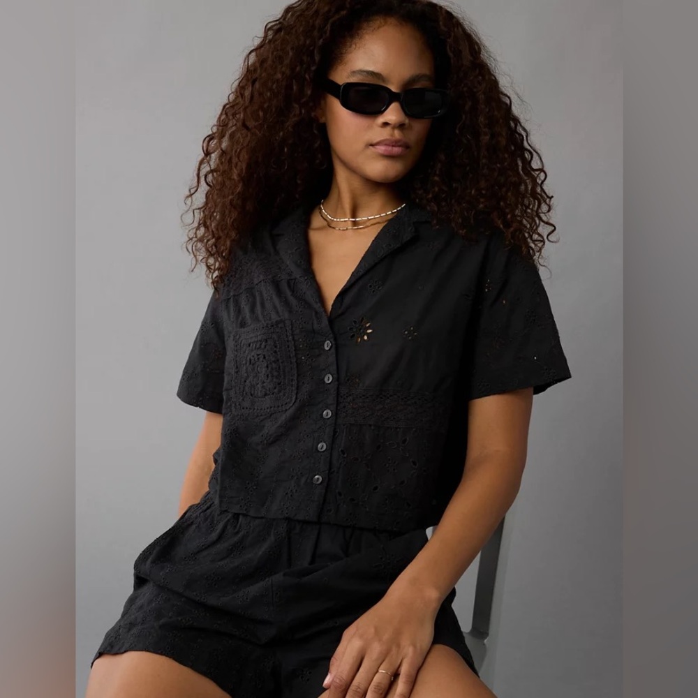 American Eagle Outfitters Cropped Eyelet Button Up Shirt In Black Med 184